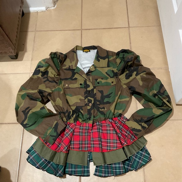 Camo Peplum Top XL | Statement Ruffle Plaid Hem | Streetwear Chic NWOT - Picture 4 of 9